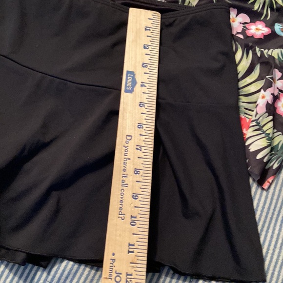 Swim Bundle 2 tops and skirted bottom - Picture 6 of 10